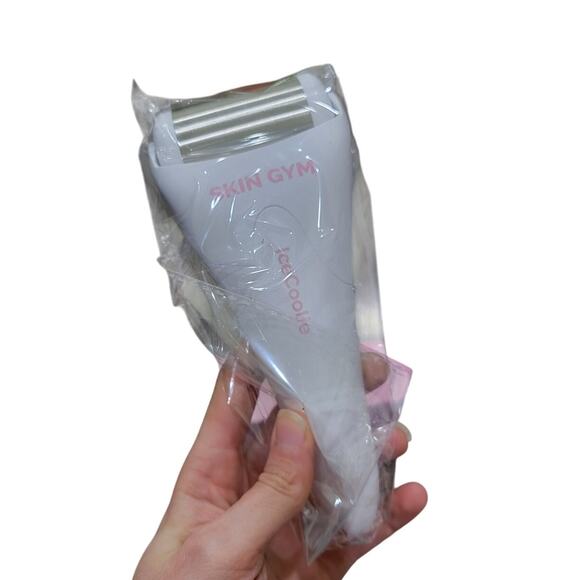 Skin Gym IceCool Ice Roller De-puffing & Soothing Skin Stainless Barrel‎ Roller - Picture 2 of 6